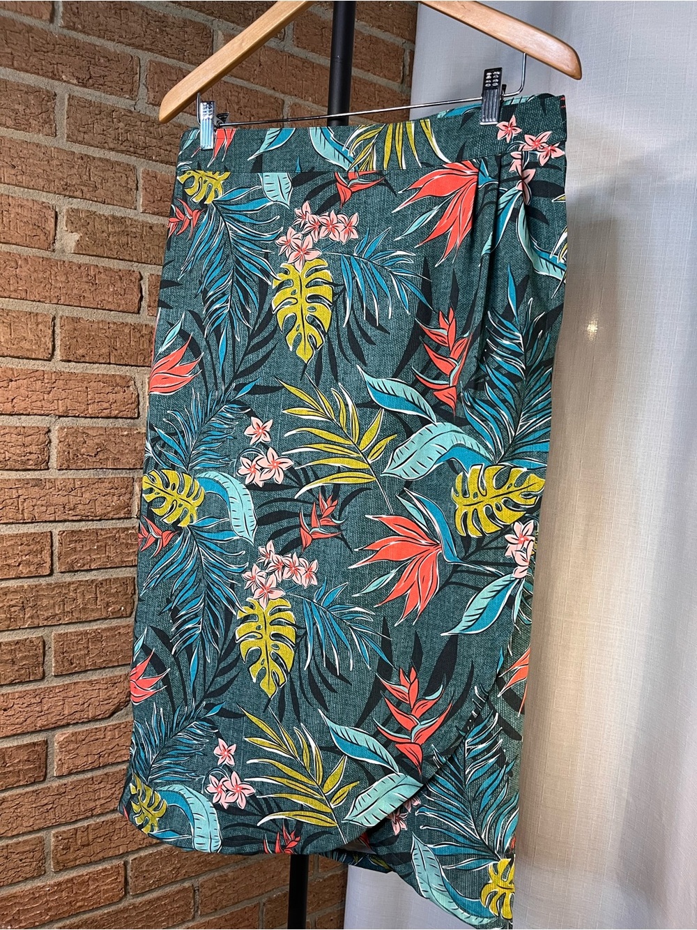 RipSkirt Hawaii Paia Maui Tropical Wrap Skirt Medium Resort Cruise travel - Picture 3 of 9